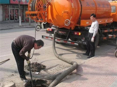 阿克陶清掏化粪池，健康生活从这里开始